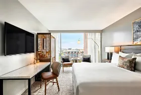 Photograph of Omni Hotel At CNN Center, Atlanta