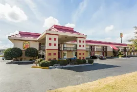Photograph of Super 8, Tifton