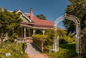 Photograph of Holly House Of Hamilton, Hamilton