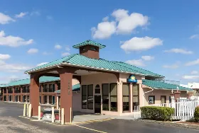 Photograph of Days Inn, Jackson