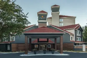 Photograph of La Quinta Inn & Suites, Atlanta