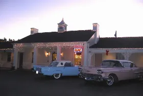 Photograph of White Columns Motel, Pine Mountain