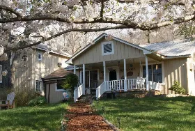 Photograph of Henson Cove Place Bed & Breakfast And Cabin, Hiawassee