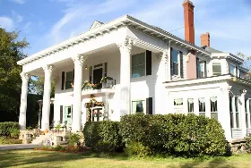 Photograph of Wisteria Hall, Waynesboro