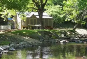 Photograph of Creekside Mountain Cabins Chatsworth, Chatsworth