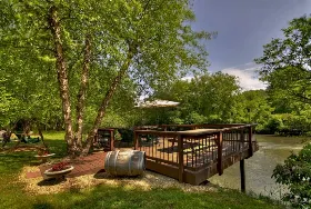 Photograph of Bord D'eau River House, Mineral Bluff
