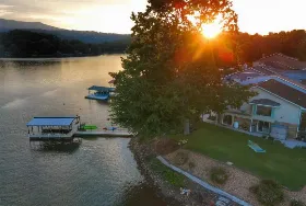 Photograph of Hiawassee Lakefront Mountain Suite, Hiawassee