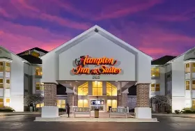 Photograph of Hampton Inn & Suites, Hoffman Estates