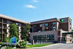 Photograph of Holiday Inn Express, Rolling Meadows