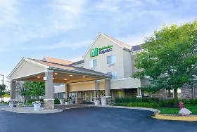 Photograph of Holiday Inn Express, Riverwoods