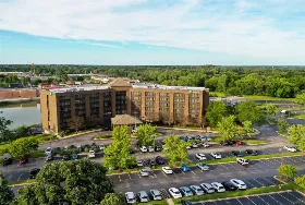 Photograph of Holiday Inn Chicago Nw Crystal Lk Conv Ctr, Crystal Lake