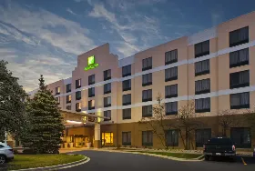 Photograph of Holiday Inn & Suites Bolingbrook, Bolingbrook