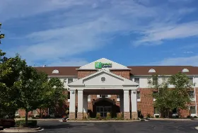 Photograph of Holiday Inn Express, Algonquin