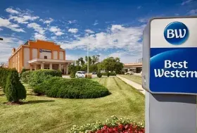 Photograph of Best Western O'Hare North/Elk Grove Hotel, Elk Grove Village