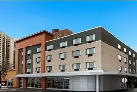 Photograph of La Quinta Inn & Suites, Chicago