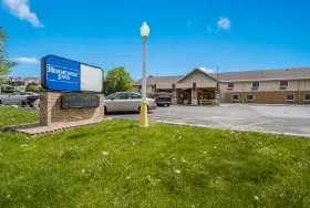 Photograph of Rodeway Inn, Rockford