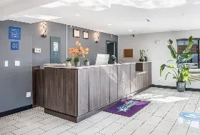Photograph of Americas Best Value Inn, East Peoria