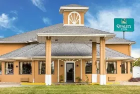 Photograph of Quality Inn, Morton