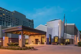 Photograph of Holiday Inn Express & Suites, Springfield