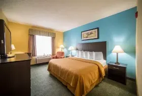 Photograph of Quality Inn, Litchfield