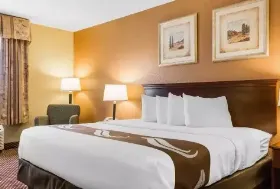 Photograph of Quality Inn, Bloomington