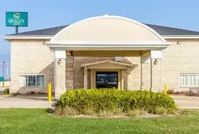 Photograph of Quality Inn, Pontiac