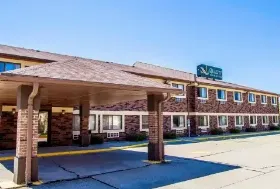 Photograph of Quality Inn, Champaign