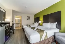 Photograph of Quality Inn, Vandalia