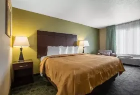Photograph of Quality Inn, Bloomington