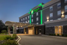 Photograph of Holiday Inn & Suites Decatur-Forsyth, Decatur