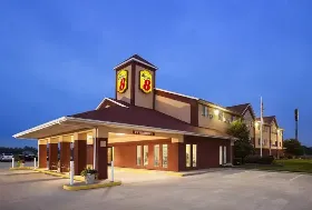 Photograph of Super 8, Salem
