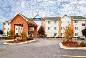 Photograph of Baymont by Wyndham, Gurnee