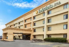 Photograph of La Quinta Inn & Suites, Gurnee