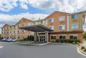 Photograph of Comfort Inn, Gurnee