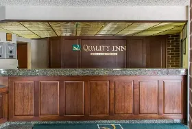 Photograph of Quality Inn, Schaumburg