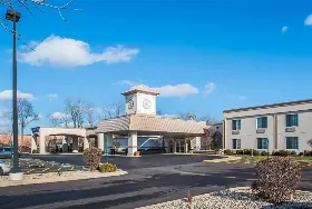 Photograph of Clarion Inn Elmhurst - Oak Brook near I-88, I-290, I-294, Elmhurst