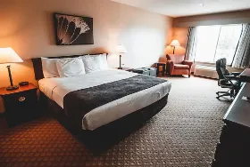 Photograph of Town & Country Inn & Suites, Quincy
