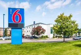 Photograph of Motel 6, Joliet