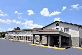Photograph of Americas Best Value Inn, West Frankfort