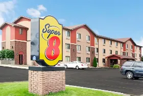 Photograph of Super 8, Romeoville