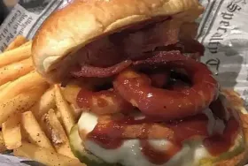Photograph of Happy Bites Burger & Wings, Tinley Park