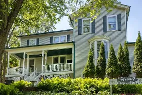 Photograph of Avery Guest House Bed & Breakfast, Galena