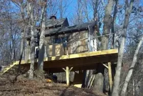 Photograph of Ten Acre Treehouse, Nauvoo