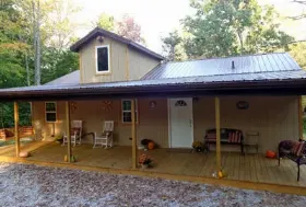 Photograph of Reece Ridge Cabin, Murphysboro