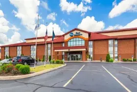 Photograph of Best Western Luxury Inn, Fort Wayne
