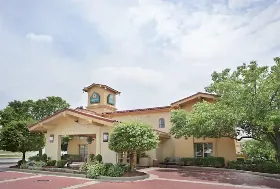 Photograph of LQ Inn, Merrillville