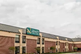 Photograph of Quality Inn, Greenfield