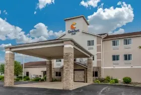 Photograph of Comfort Inn, Warren