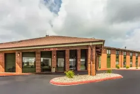 Photograph of Quality Inn, Columbia City