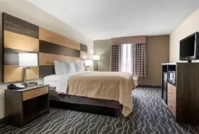 Photograph of Quality Inn, Lafayette